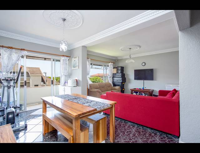 2 BEDROOM APARTMENT FOR SALE IN KENILWORTH
